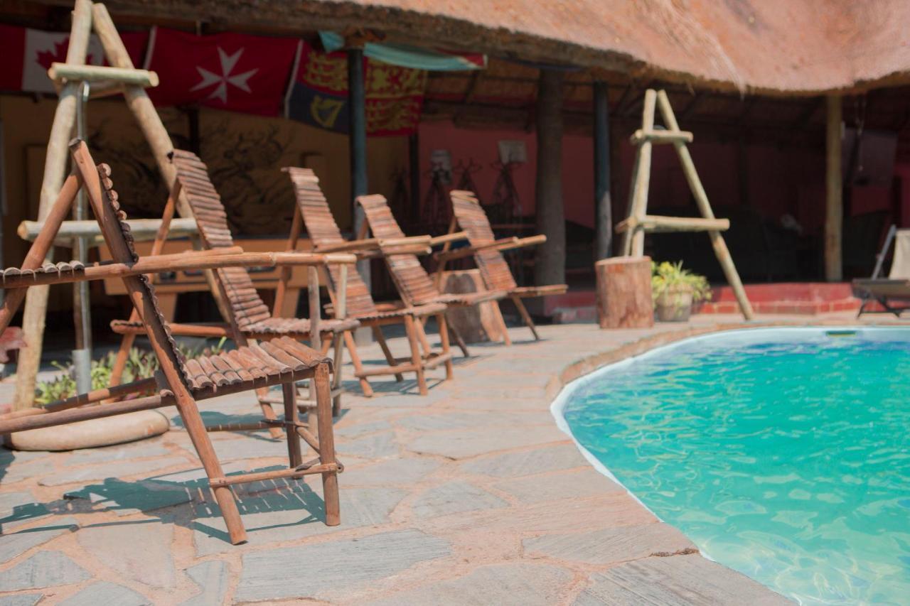 Lusaka Backpackers Hostel Bagian luar foto
