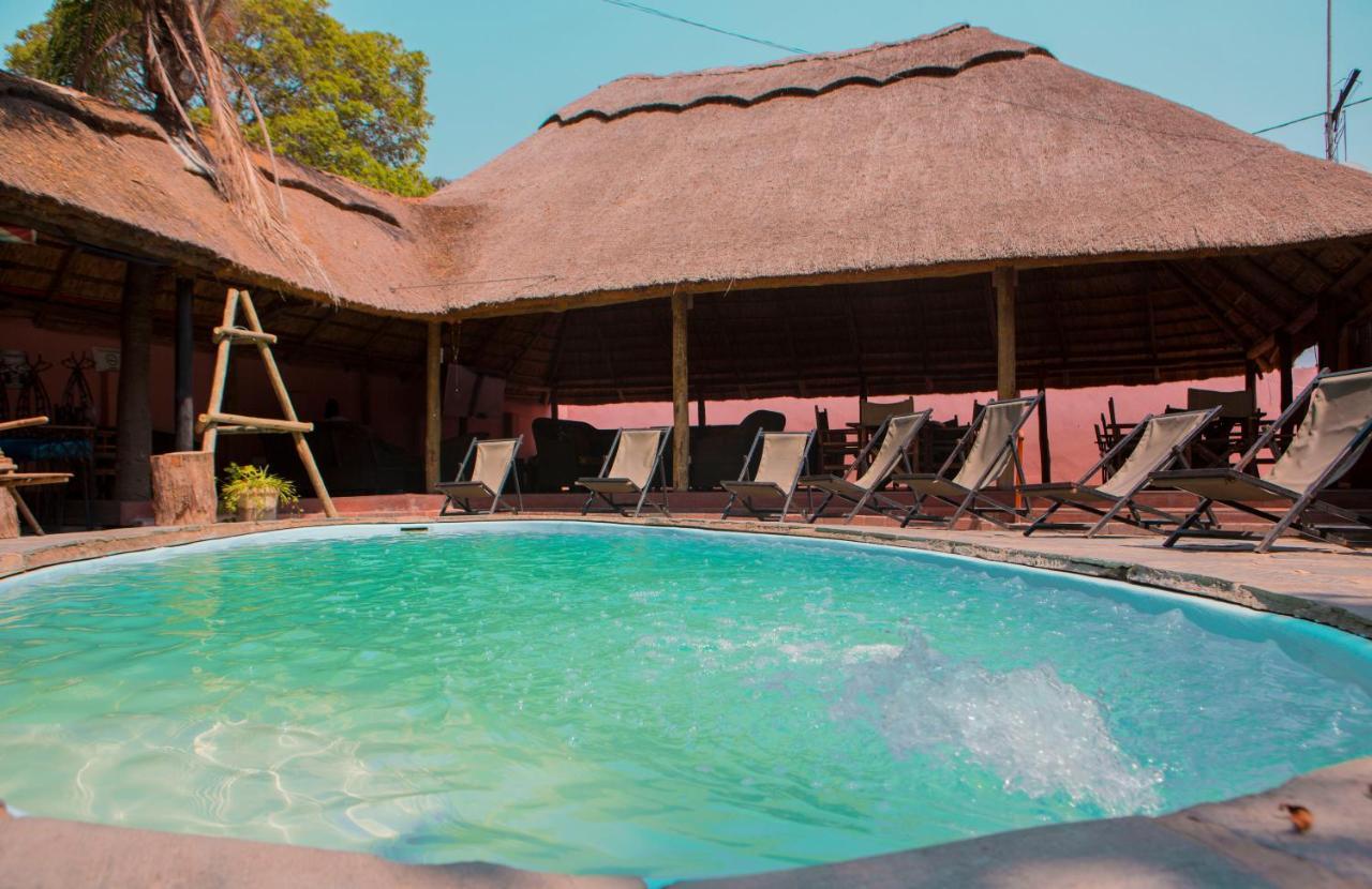 Lusaka Backpackers Hostel Bagian luar foto