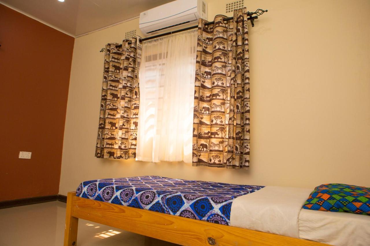 Lusaka Backpackers Hostel Bagian luar foto