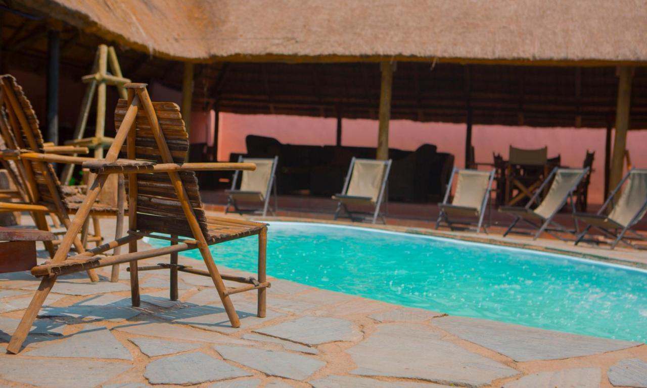 Lusaka Backpackers Hostel Bagian luar foto