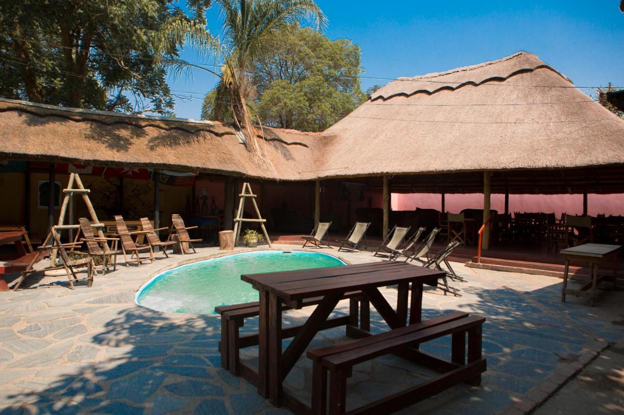 Lusaka Backpackers Hostel Bagian luar foto