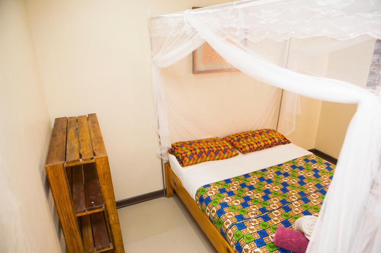Lusaka Backpackers Hostel Bagian luar foto