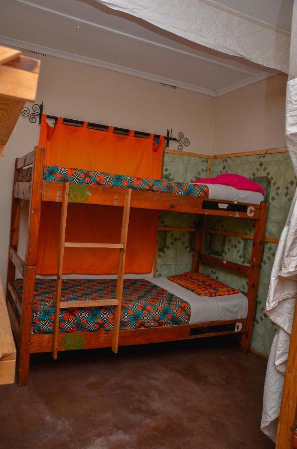 Lusaka Backpackers Hostel Bagian luar foto