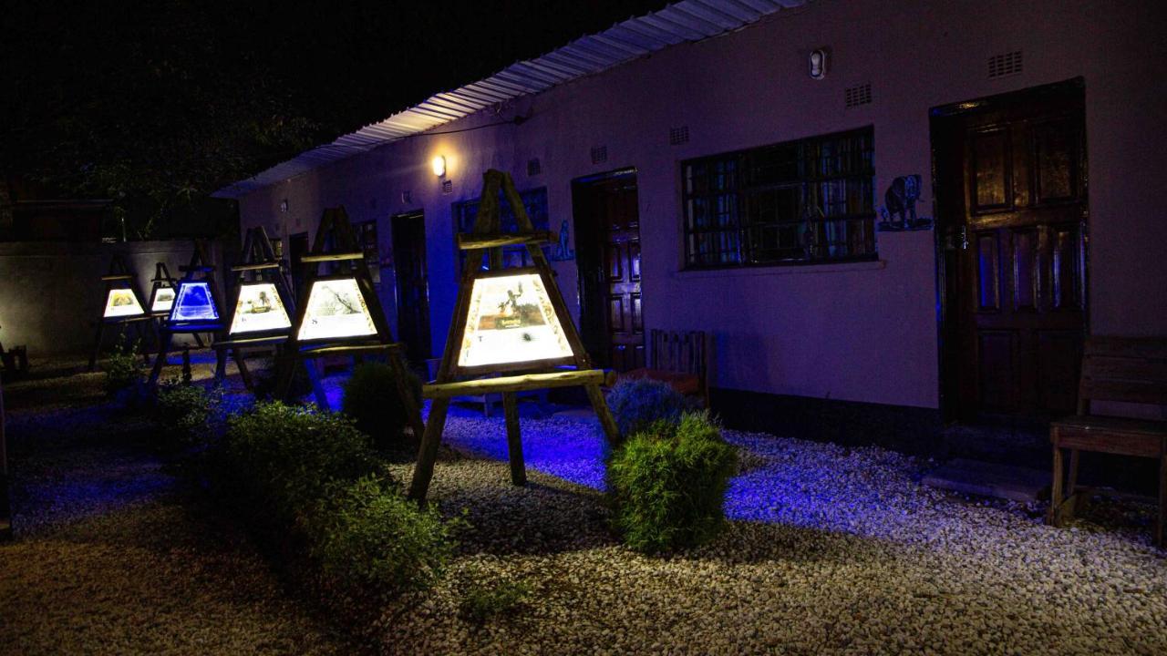 Lusaka Backpackers Hostel Bagian luar foto