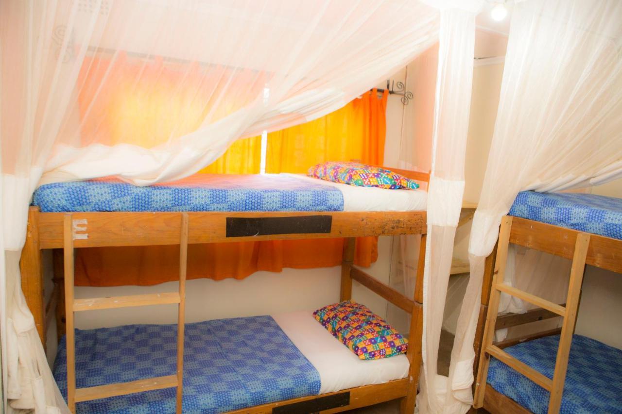 Lusaka Backpackers Hostel Bagian luar foto
