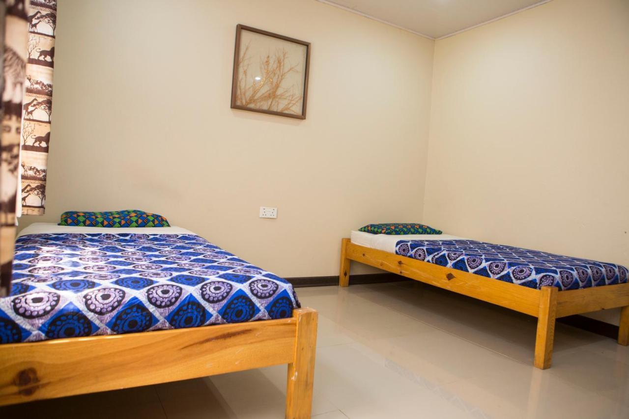 Lusaka Backpackers Hostel Bagian luar foto