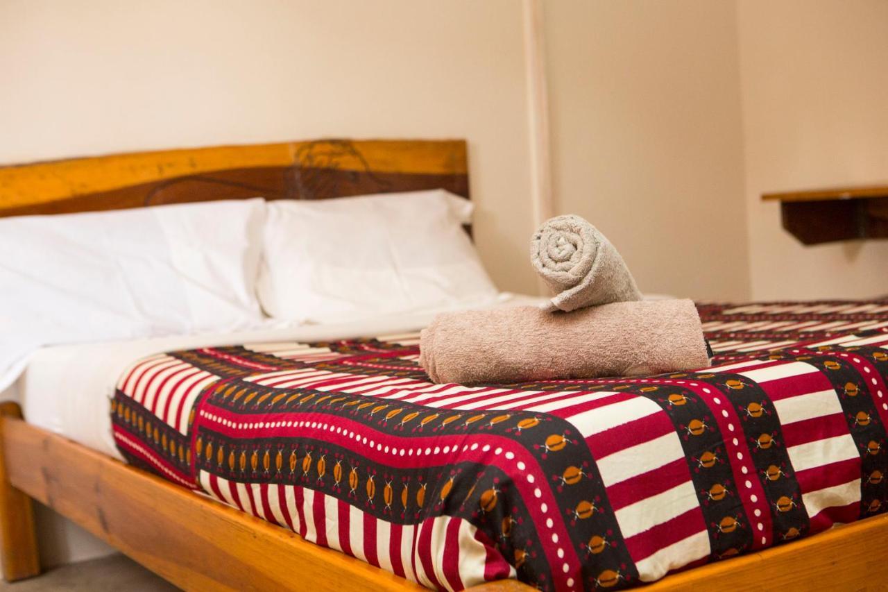 Lusaka Backpackers Hostel Bagian luar foto