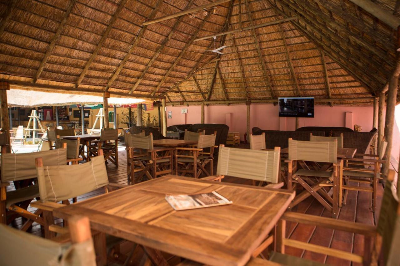 Lusaka Backpackers Hostel Bagian luar foto