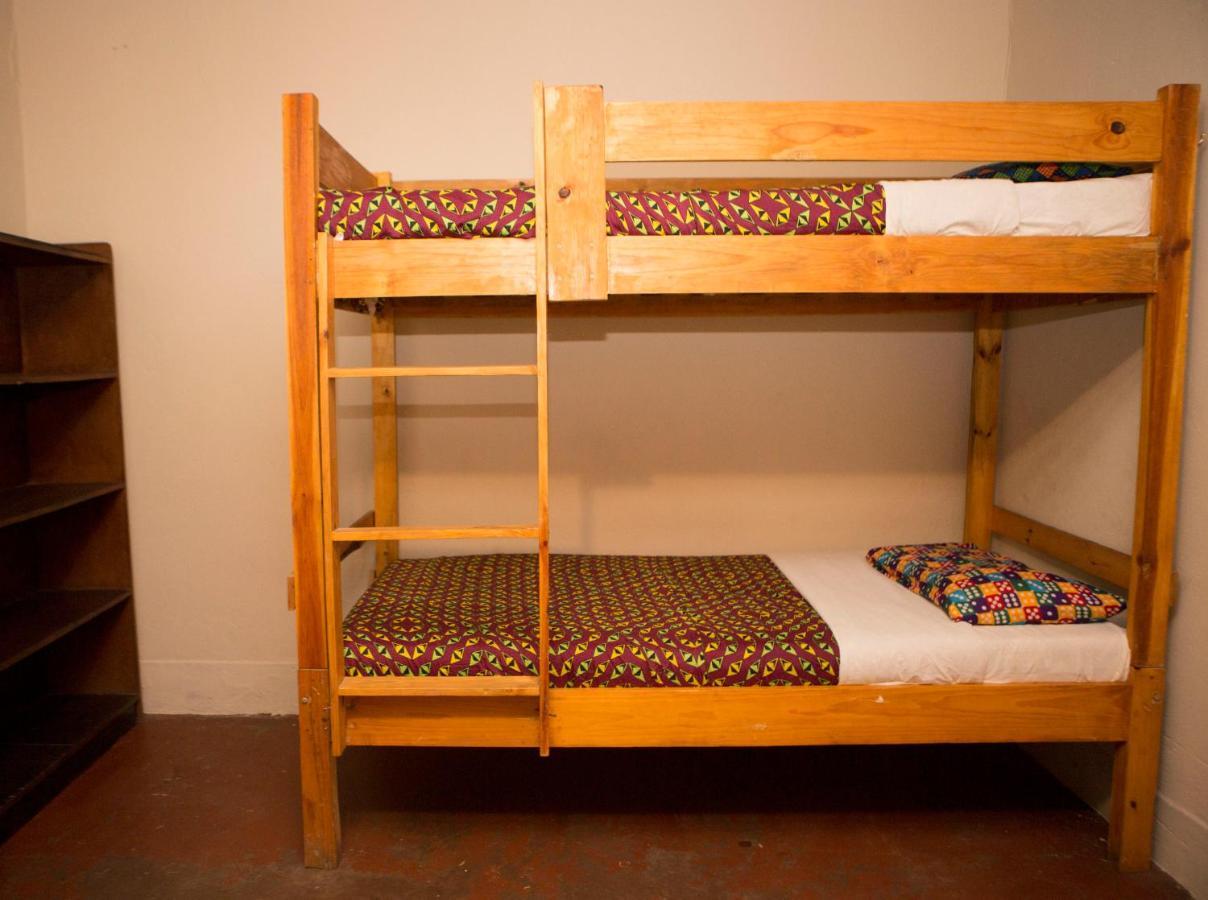 Lusaka Backpackers Hostel Bagian luar foto
